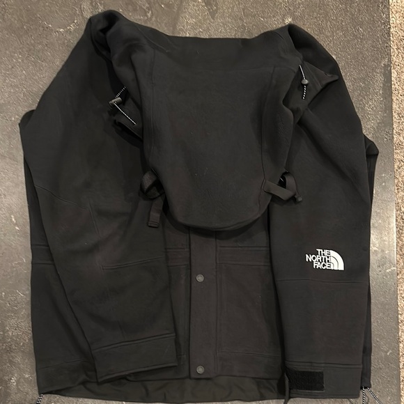 The North Face Men's Black Hooded Jacket - Picture 4 of 6